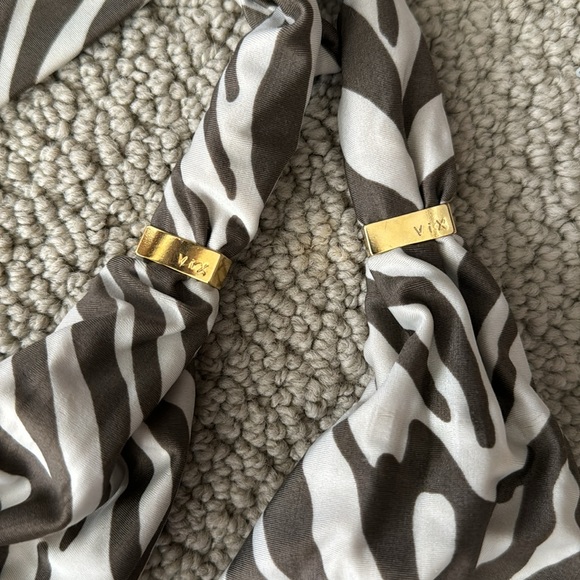 Vix Halter Bikini Top Zebra - Picture 2 of 5